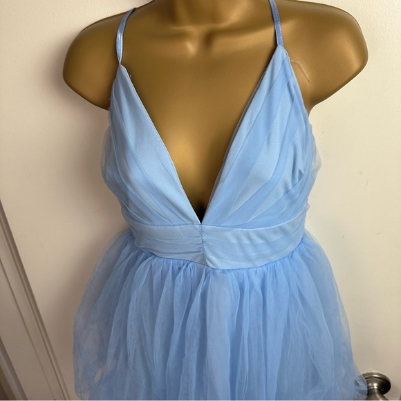 Lulu’s Light Blue Charming Glamour Tulle Sleeveless Tiered Maxi Dress NWOT S - Picture 10 of 15